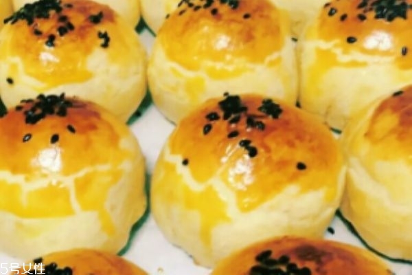 蛋黃酥是雞蛋還是鴨蛋 蛋黃酥的做法 蛋黃酥是雞蛋還是鴨蛋 蛋黃酥的做法