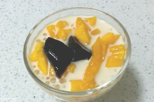 龜苓膏一次吃多少比較好 吃龜苓膏的注意事項(xiàng) 龜苓膏一次吃多少比較好 吃龜苓膏的注意事項(xiàng)