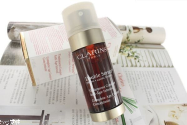 嬌韻詩(shī)雙萃精華油皮能用嗎 嬌韻詩(shī)雙萃精華核心成分功效 嬌韻詩(shī)雙萃精華油皮能用嗎 嬌韻詩(shī)雙萃精華核心成分功效