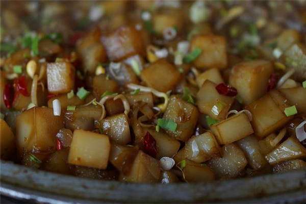 涼粉可以炒著吃嗎 炒涼粉的做法 涼粉可以炒著吃嗎 炒涼粉的做法