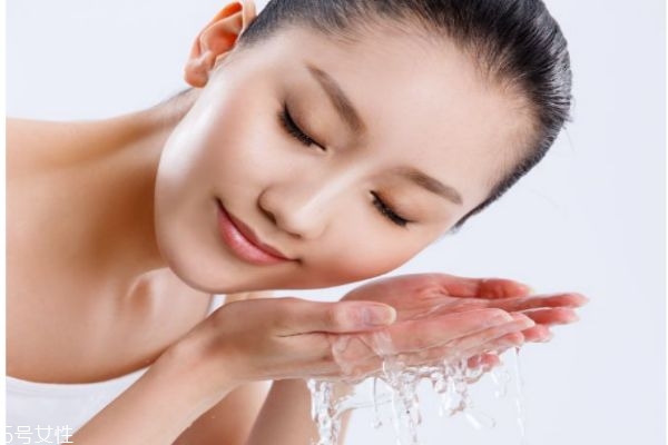 一天該洗幾次臉 日常5大洗臉誤區(qū) 一天該洗幾次臉 日常5大洗臉誤區(qū)