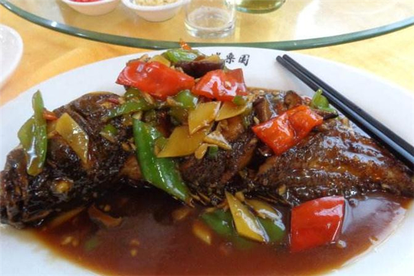 紅燒石斑魚的做法 家常做法很簡單 紅燒石斑魚的做法 家常做法很簡單