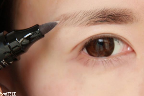 珂萊歐液體眉筆怎么用 珂萊歐液體眉筆使用方法 珂萊歐液體眉筆怎么用 珂萊歐液體眉筆使用方法
