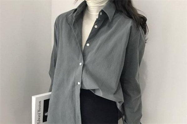 襯衫怎么扎進(jìn)褲子好看 襯衫的時(shí)尚穿法 襯衫怎么扎進(jìn)褲子好看 襯衫的時(shí)尚穿法