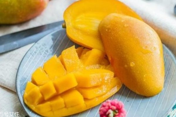 芒果可以空腹吃嗎 芒果的營養(yǎng)作用 芒果可以空腹吃嗎 芒果的營養(yǎng)作用