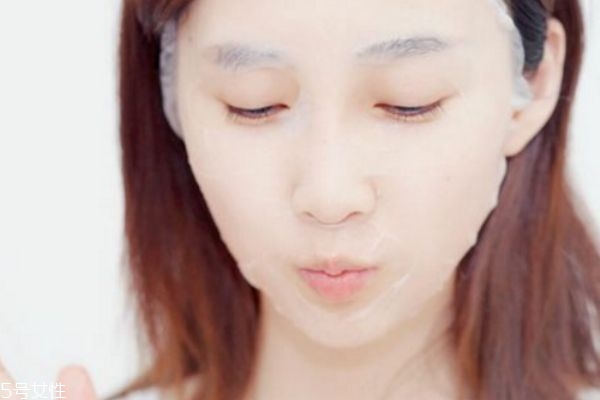 面膜早上敷好還是晚上敷好 早上和晚上敷面膜的差別 面膜早上敷好還是晚上敷好 早上和晚上敷面膜的差別