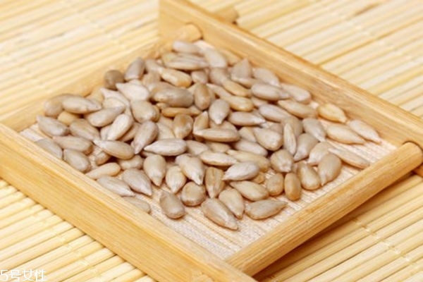 瓜子仁怎么做菜 瓜子仁的家常做法 瓜子仁怎么做菜 瓜子仁的家常做法