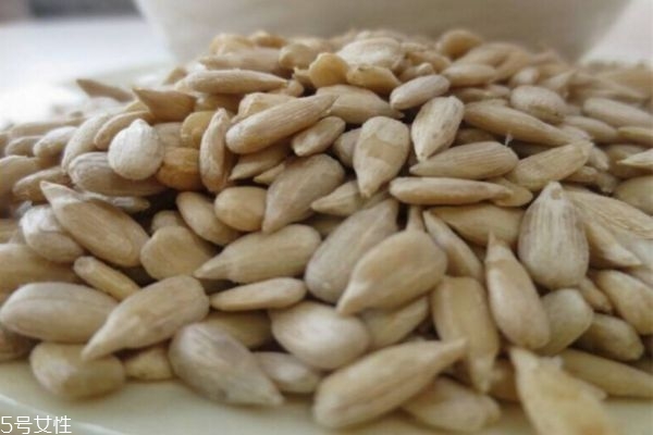 瓜子仁是什么 瓜子仁是怎么剝出來(lái)的 瓜子仁是什么 瓜子仁是怎么剝出來(lái)的