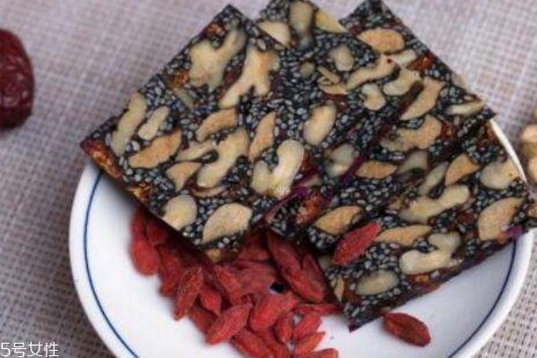 阿膠糕和什么食物相克 這五類食物不能和阿膠同服 阿膠糕和什么食物相克 這五類食物不能和阿膠同服