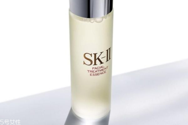 用了精華液還要用霜嗎 水乳霜眼霜精華液的使用順序 用了精華液還要用霜嗎 水乳霜眼霜精華液的使用順序