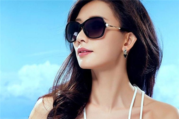 海倫凱勒墨鏡什么檔次 品牌值得信賴 海倫凱勒墨鏡什么檔次 品牌值得信賴