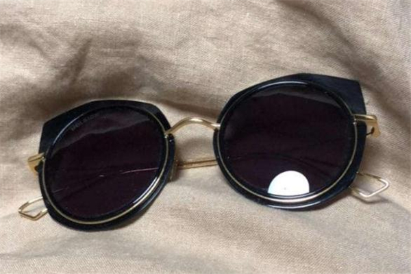 陌森太陽(yáng)鏡怎么查真假 認(rèn)準(zhǔn)防偽碼 陌森太陽(yáng)鏡怎么查真假 認(rèn)準(zhǔn)防偽碼