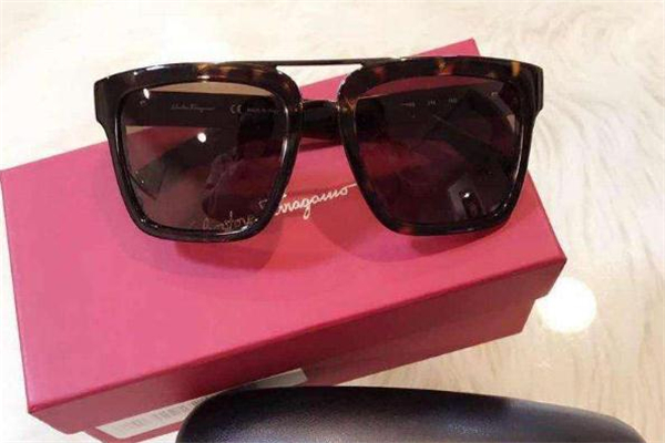 菲拉格慕太陽鏡怎么樣 意大利頂級品牌 菲拉格慕太陽鏡怎么樣 意大利頂級品牌