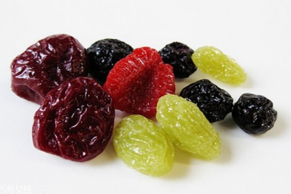 葡萄干是酸性還是堿性 吃葡萄干的好處 葡萄干是酸性還是堿性 吃葡萄干的好處