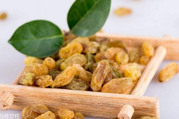 葡萄干吃多了會(huì)胖嗎 葡萄干吃多了會(huì)怎樣 葡萄干吃多了會(huì)胖嗎 葡萄干吃多了會(huì)怎樣