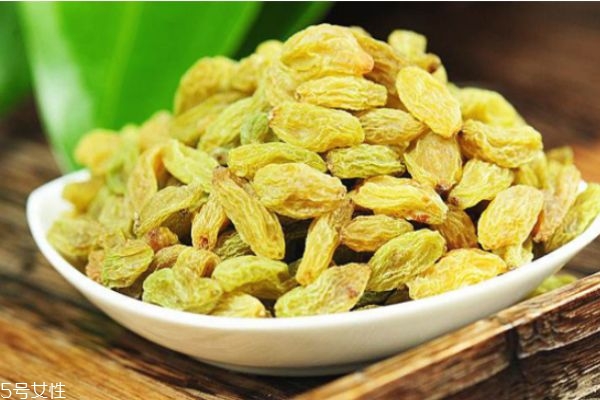 葡萄干吃多了會(huì)胖嗎 葡萄干吃多了會(huì)怎樣 葡萄干吃多了會(huì)胖嗎 葡萄干吃多了會(huì)怎樣