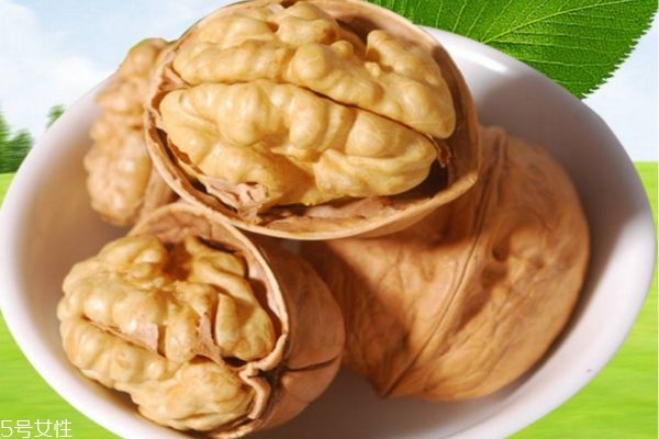 薄皮核桃可以直接吃嗎 薄皮核桃怎么吃 薄皮核桃可以直接吃嗎 薄皮核桃怎么吃