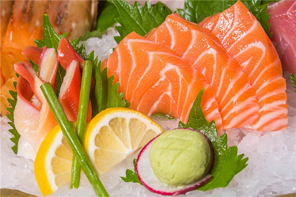 三文魚(yú)為什么加檸檬汁 起調(diào)味作用 三文魚(yú)為什么加檸檬汁 起調(diào)味作用