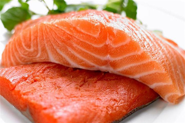 三文魚加檸檬汁腌多久 味道更鮮美 三文魚加檸檬汁腌多久 味道更鮮美