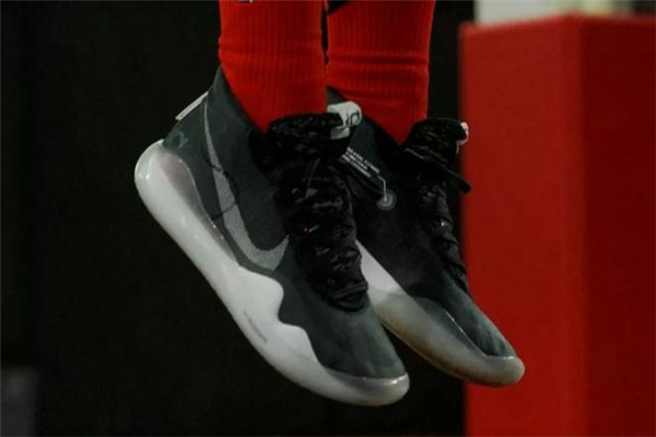 耐克kd12和lbj16哪個好 kd12和詹16對比測評 耐克kd12和lbj16哪個好 kd12和詹16對比測評