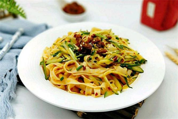 牛肉醬拌面的做法 美味面食攻略 牛肉醬拌面的做法 美味面食攻略