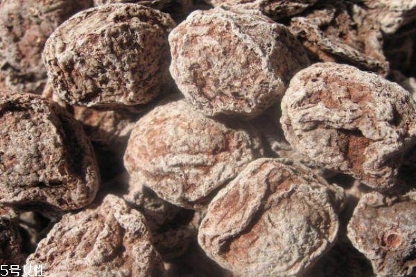 話梅是什么梅 烏梅和話梅的區(qū)別 話梅是什么梅 烏梅和話梅的區(qū)別