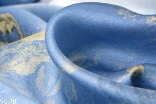 真絲襯衣怎么洗 真絲面料的特點(diǎn) 真絲襯衣怎么洗 真絲面料的特點(diǎn)