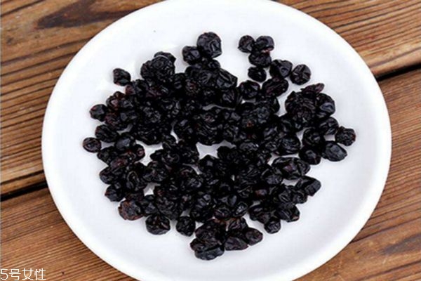 藍(lán)莓果干吃了會(huì)長(zhǎng)胖嗎 藍(lán)莓果干的熱量 藍(lán)莓果干吃了會(huì)長(zhǎng)胖嗎 藍(lán)莓果干的熱量