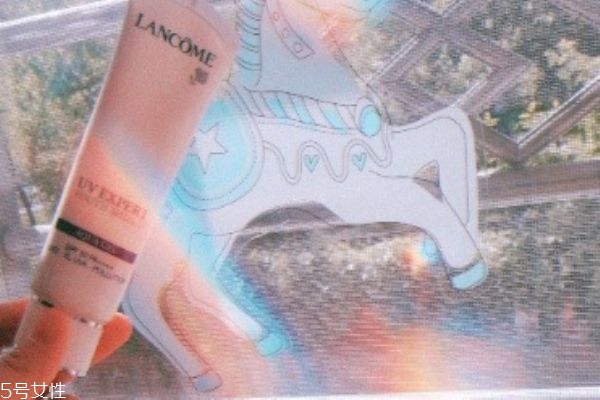 蘭蔻防曬霜有酒精成分嗎 是含有酒精成分的 蘭蔻防曬霜有酒精成分嗎 是含有酒精成分的