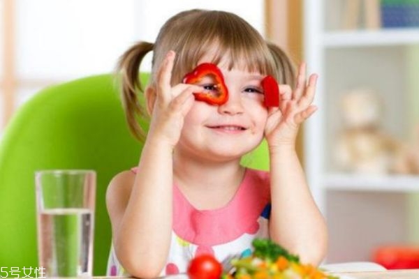 桑葚上有毛毛正常嗎 桑椹每日吃多少 桑葚上有毛毛正常嗎 桑椹每日吃多少