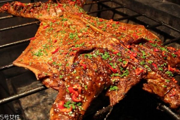 烤全羊價(jià)格多少錢 一只烤全羊大概多少錢 烤全羊價(jià)格多少錢 一只烤全羊大概多少錢