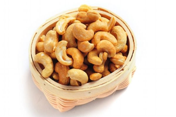 鹽焗腰果價(jià)格多少錢 鹽焗腰果的功效與作用 鹽焗腰果價(jià)格多少錢 鹽焗腰果的功效與作用