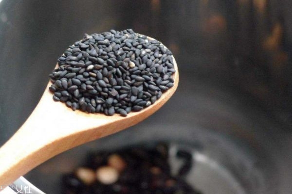 黑芝麻怎么做好吃 吃黑芝麻的注意事項 黑芝麻怎么做好吃 吃黑芝麻的注意事項