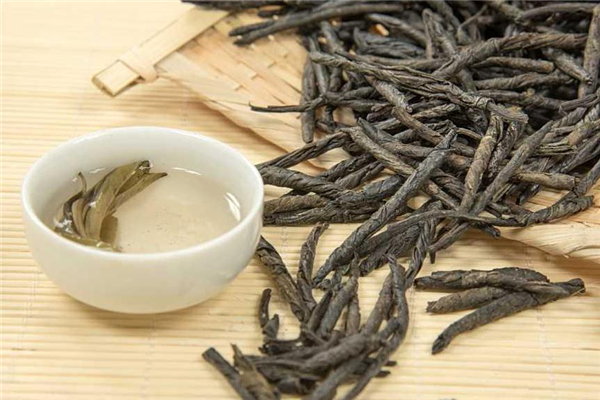 喝苦丁茶能降尿酸嗎 有輔助作用 喝苦丁茶能降尿酸嗎 有輔助作用