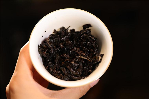 大紅袍屬于什么茶 大紅袍是紅茶嗎 大紅袍屬于什么茶 大紅袍是紅茶嗎