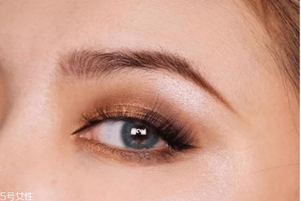 日拋和月拋哪個更傷眼 日拋還是月拋好 日拋和月拋哪個更傷眼 日拋還是月拋好