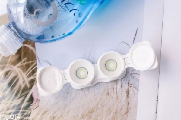 隱形眼鏡的危害 關于隱形眼鏡那些事兒 隱形眼鏡的危害 關于隱形眼鏡那些事兒