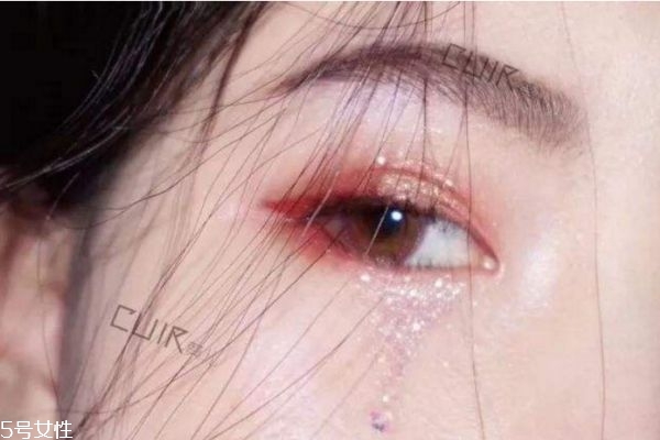 葵兒眼影盤搭配教程 葵兒眼影盤使用方法 葵兒眼影盤搭配教程 葵兒眼影盤使用方法