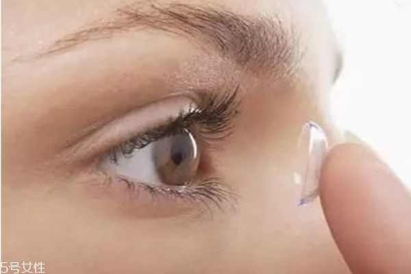 隱形眼鏡的危害 關于隱形眼鏡那些事兒 隱形眼鏡的危害 關于隱形眼鏡那些事兒