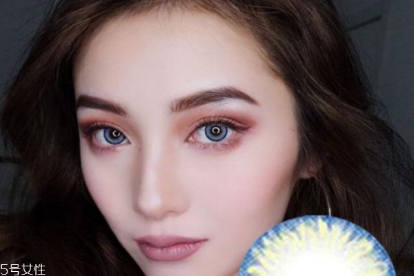 藍色美瞳配什么眼影 藍色美瞳適合什么眼妝 藍色美瞳配什么眼影 藍色美瞳適合什么眼妝