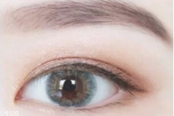 藍色美瞳配什么眼影 藍色美瞳適合什么眼妝 藍色美瞳配什么眼影 藍色美瞳適合什么眼妝