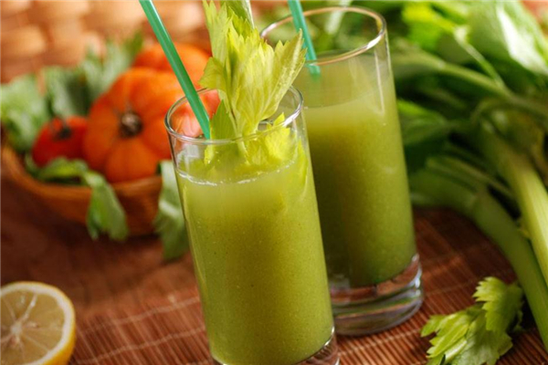 榨芹菜汁要加水嗎 看個人口味 榨芹菜汁要加水嗎 看個人口味