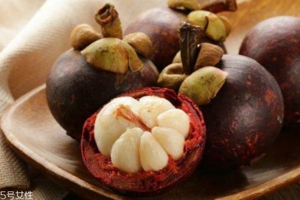 山竹有點黃能吃嗎 最好不要吃了 山竹有點黃能吃嗎 最好不要吃了