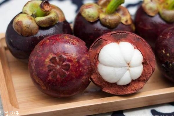 山竹有點黃能吃嗎 最好不要吃了 山竹有點黃能吃嗎 最好不要吃了