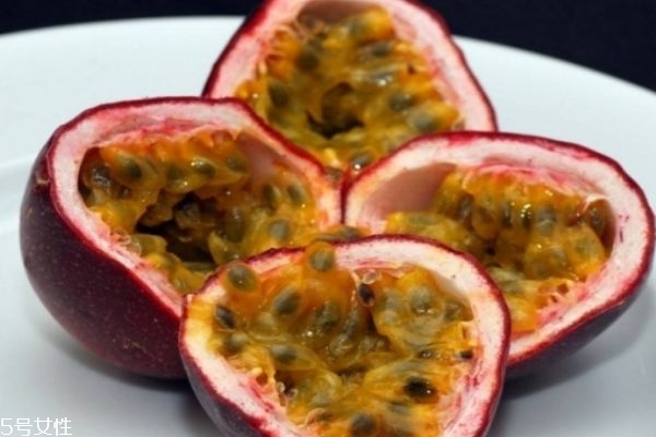 百香果加蜂蜜的功效和作用 可以美容養(yǎng)顏 百香果加蜂蜜的功效和作用 可以美容養(yǎng)顏