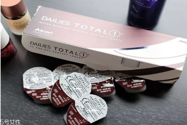 隱形眼鏡哪種好 戴隱形眼鏡你一定要知道 隱形眼鏡哪種好 戴隱形眼鏡你一定要知道