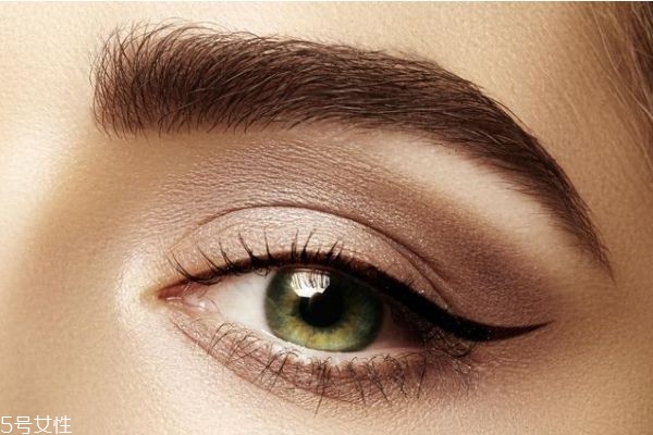 美瞳線(xiàn)適合哪些人 什么人不適合做美瞳線(xiàn)