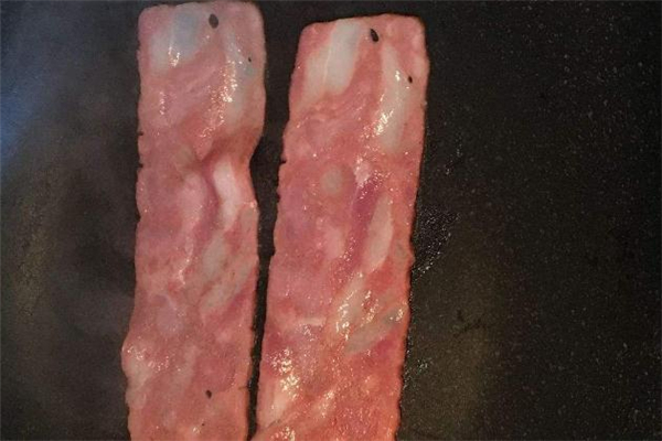 培根要煎多長時(shí)間 煎培根要多久能熟 培根要煎多長時(shí)間 煎培根要多久能熟