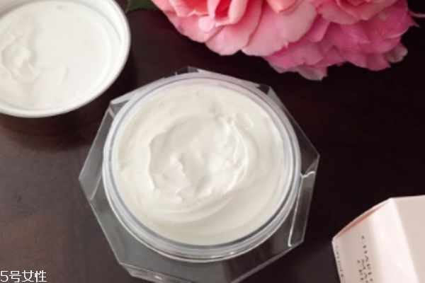 ct魔法面霜功效 讓你的肌膚煥發(fā)光彩 ct魔法面霜功效 讓你的肌膚煥發(fā)光彩