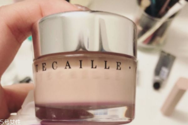 香緹卡未來粉霜好用嗎 偽素顏神器 香緹卡未來粉霜好用嗎 偽素顏神器